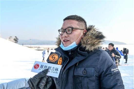 长春净月潭滑雪场开板:雪淞雾凇间穿行感受“梦境般”乐趣 长春净月潭滑雪场开板:雪淞雾凇间穿行感受“梦境般”乐趣
