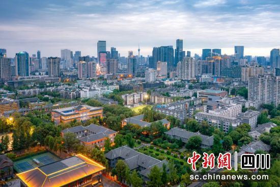 四川大学华西校区。武侯区融媒体中心 供图 四川大学华西校区。武侯区融媒体中心 供图